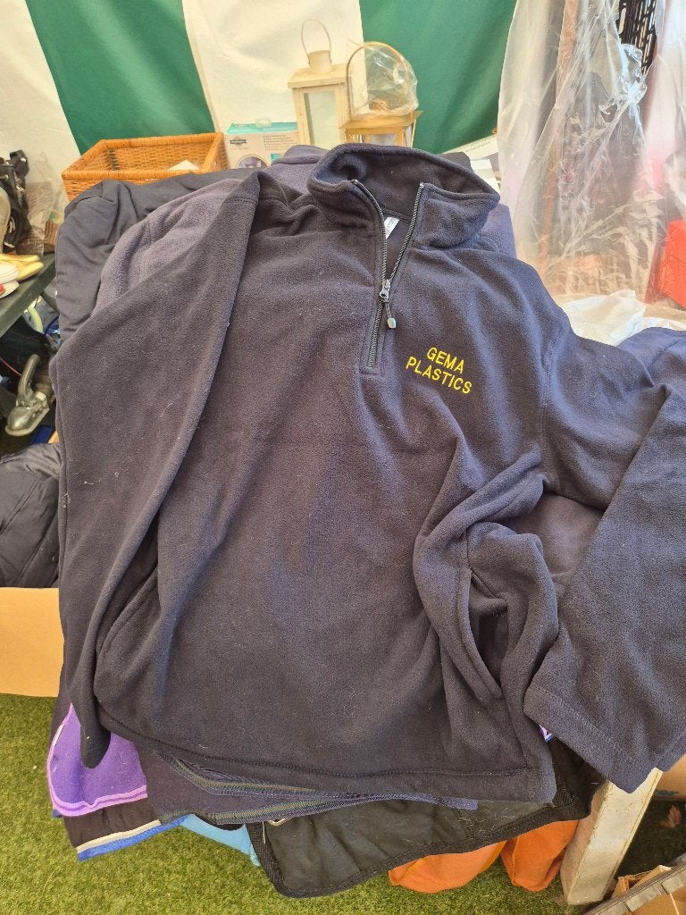 Polaire XL bleu jaune Putte Brussels, Enlèvement ou Envoi, Neuf, Taille 56/58 (XL), Bleu