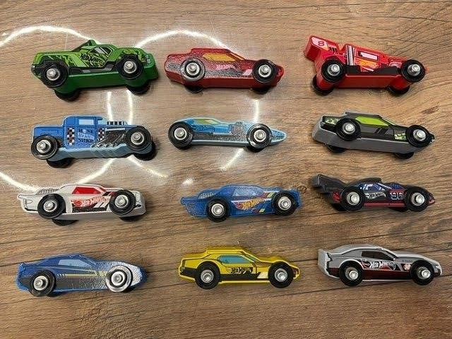 Hot Wheels Wooden Racers – 12 verschillende modellen, Enlèvement ou Envoi, Comme neuf