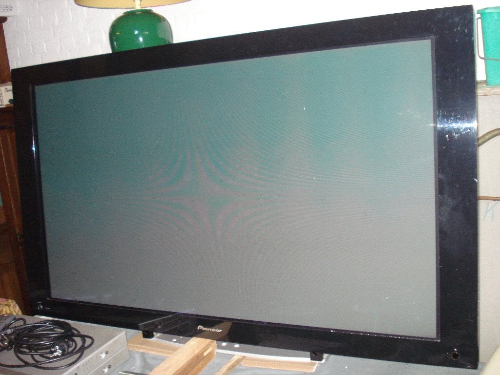 Groot TV-scherm, Enlèvement