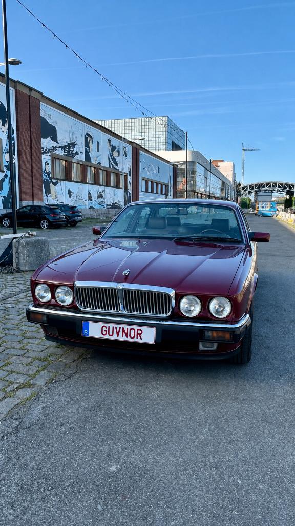 Jaguar XJ 40 3.2s: Roestvrij - Weinig KMs - Onderhoudsboekje, Auto's, Automaat, Overige kleuren, 216 kW, Elektrische ramen