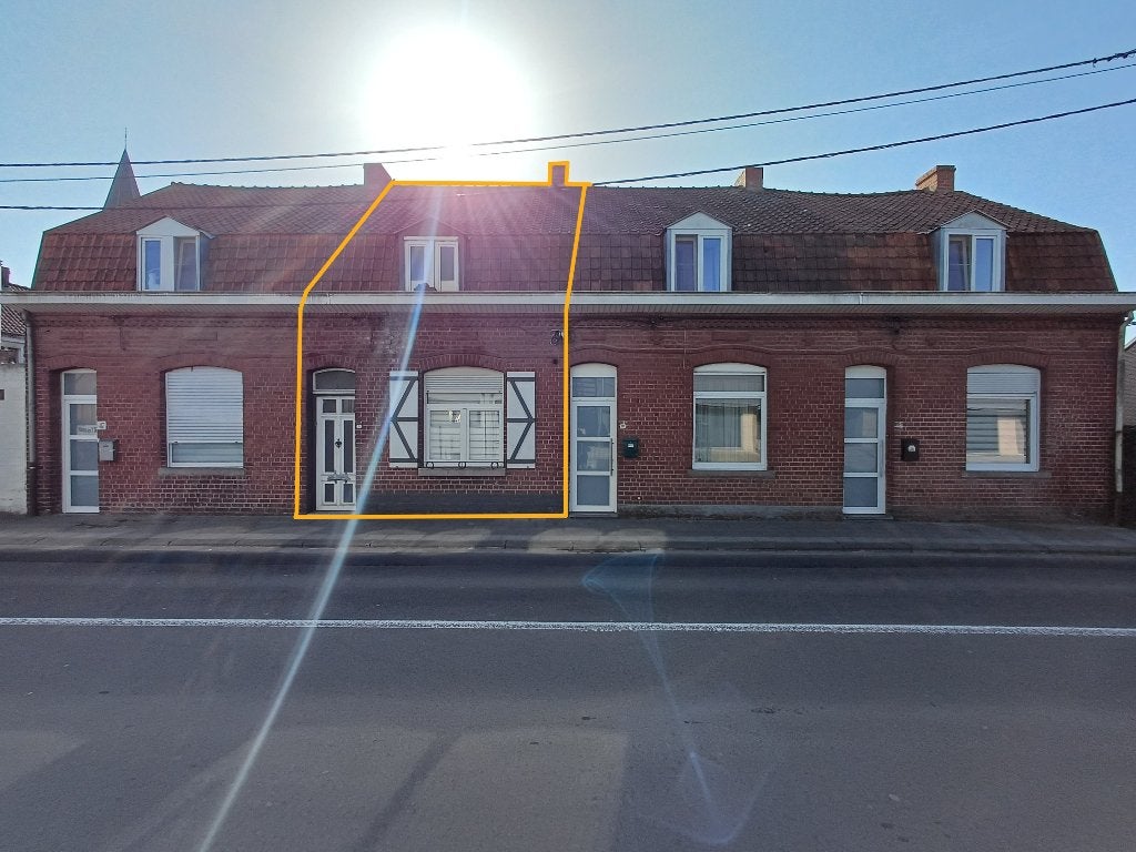 Maison à rénover à Herseaux avec 3 chs et jardin., 412 kWh/m²/an, Maison 2 façades, 6 pièces, Mouscron