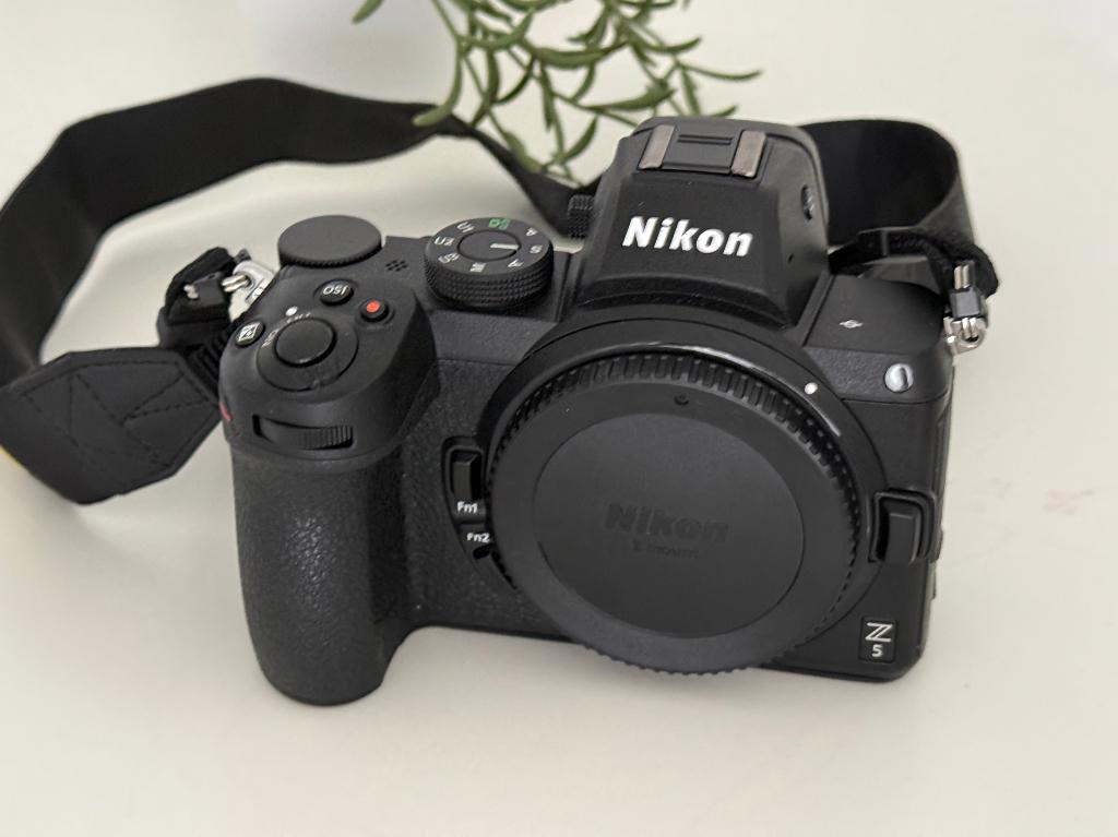 Nikon Z5, Audio, Tv en Foto, Fotocamera's Digitaal, Compact, Ophalen of Verzenden, Zo goed als nieuw, Nikon