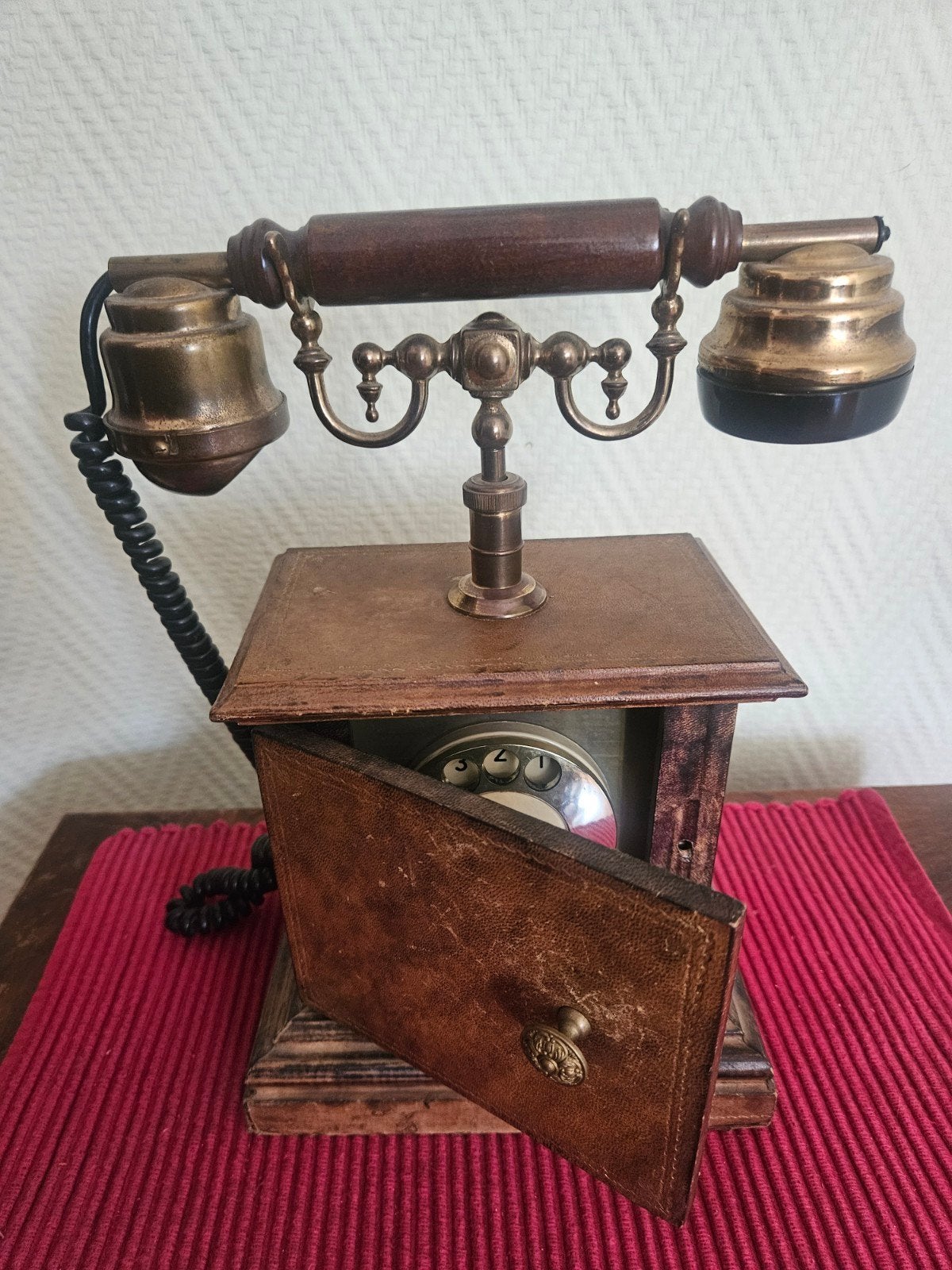 Ancien téléphone  à vendre, Enlèvement