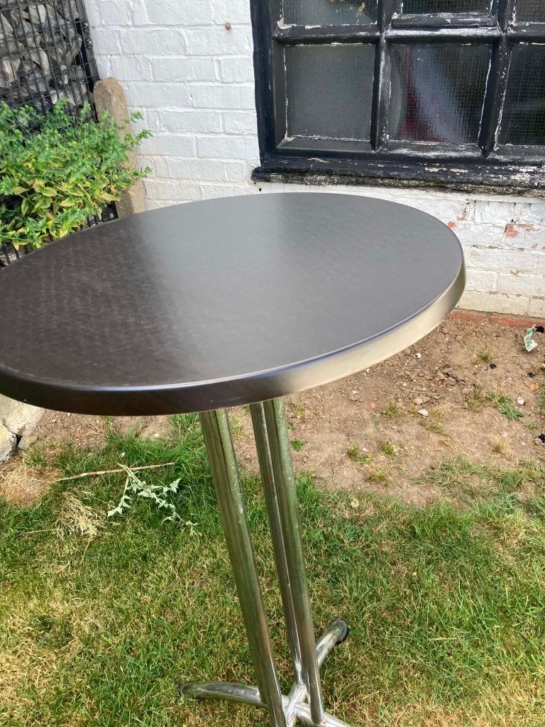 2 Tables Mange debout plateau noir, Enlèvement, Utilisé