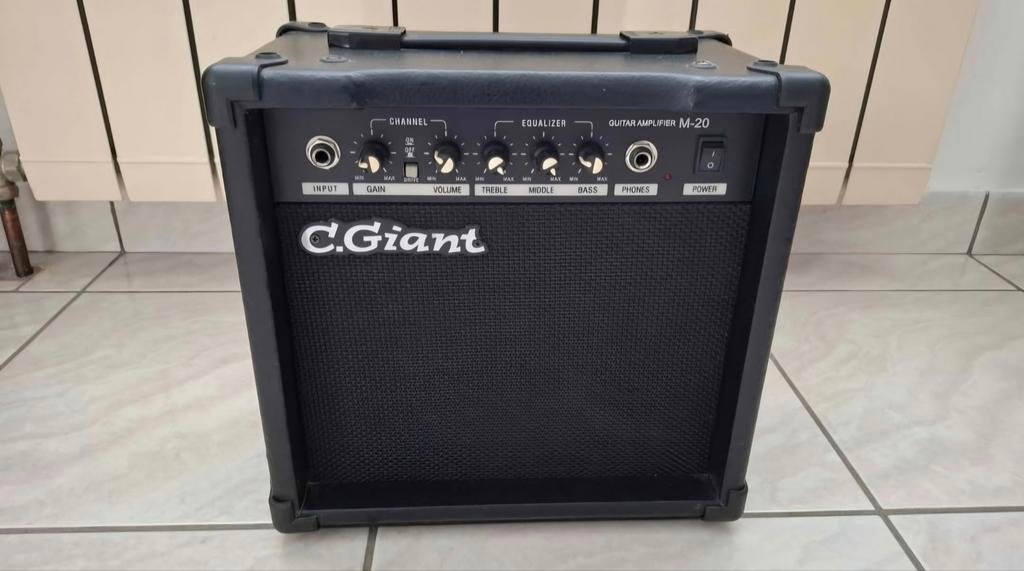 Ampli combo C. Giant M-20/20watts, Musique & Instruments, Enlèvement