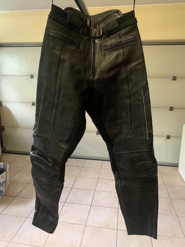 Lederen motorbroek Hein Gericke maat 8 USA, Motoren, Kleding | Motorkleding, Ophalen