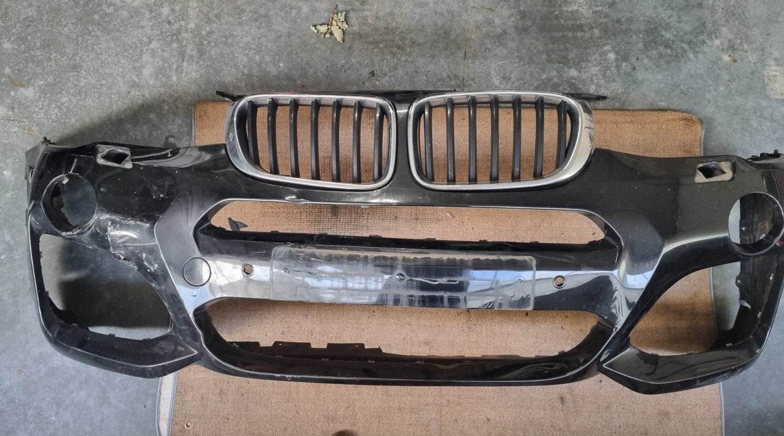 BMW X3 F25 M voorbumper beschadigd, Ophalen, BMW