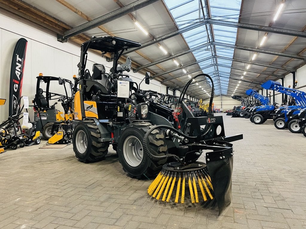 Giant onkruidborstel GA200 vast NIEUW, Articles professionnels, Tobroco, Info@tobroco.nl, Sprendlingenstraat 57
5061 KM  Oisterwijk, NL