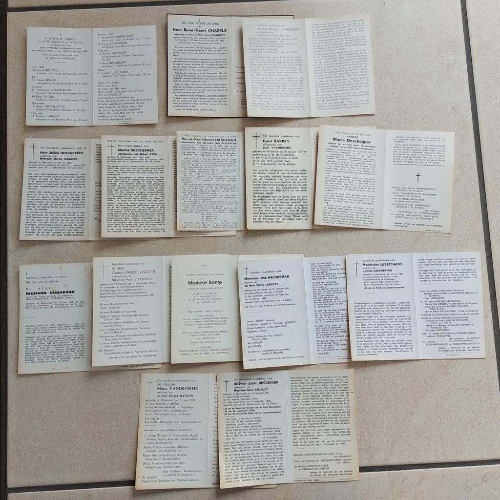 Lot van 15 doodsprentjes van Westouter (periode 1961 - 2001), Ophalen of Verzenden