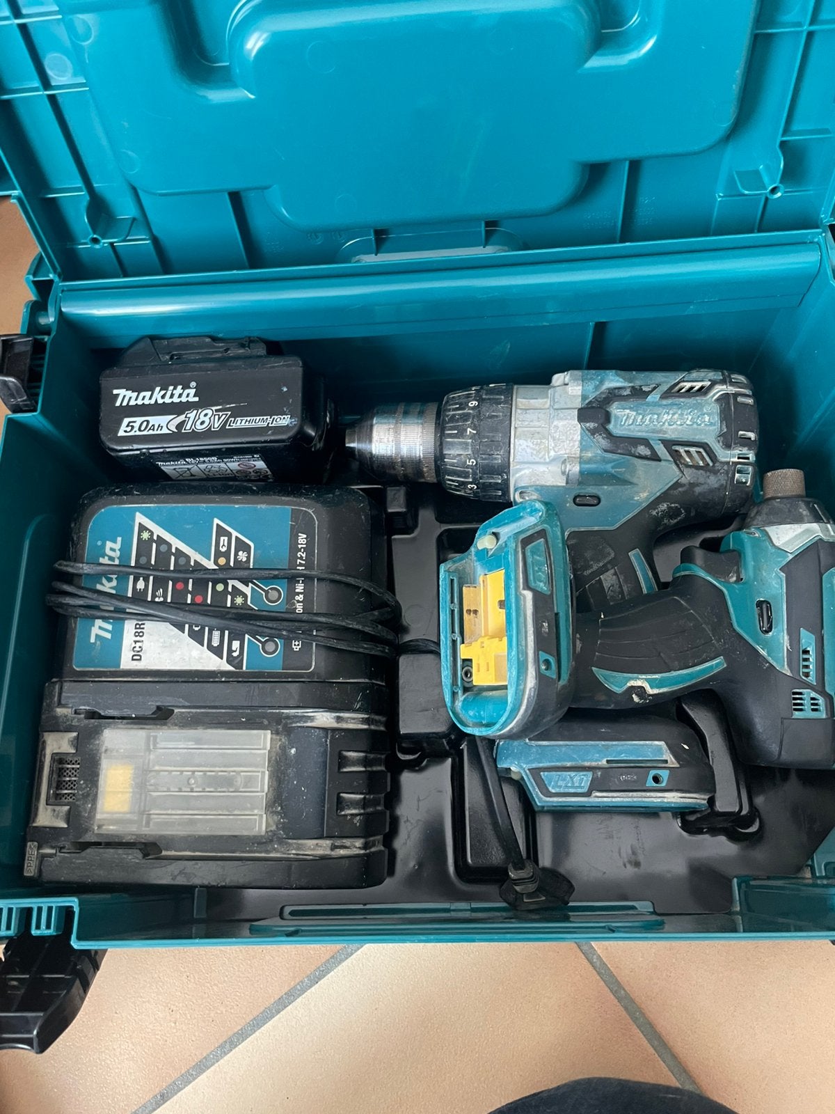 Makita, Enlèvement, Comme neuf
