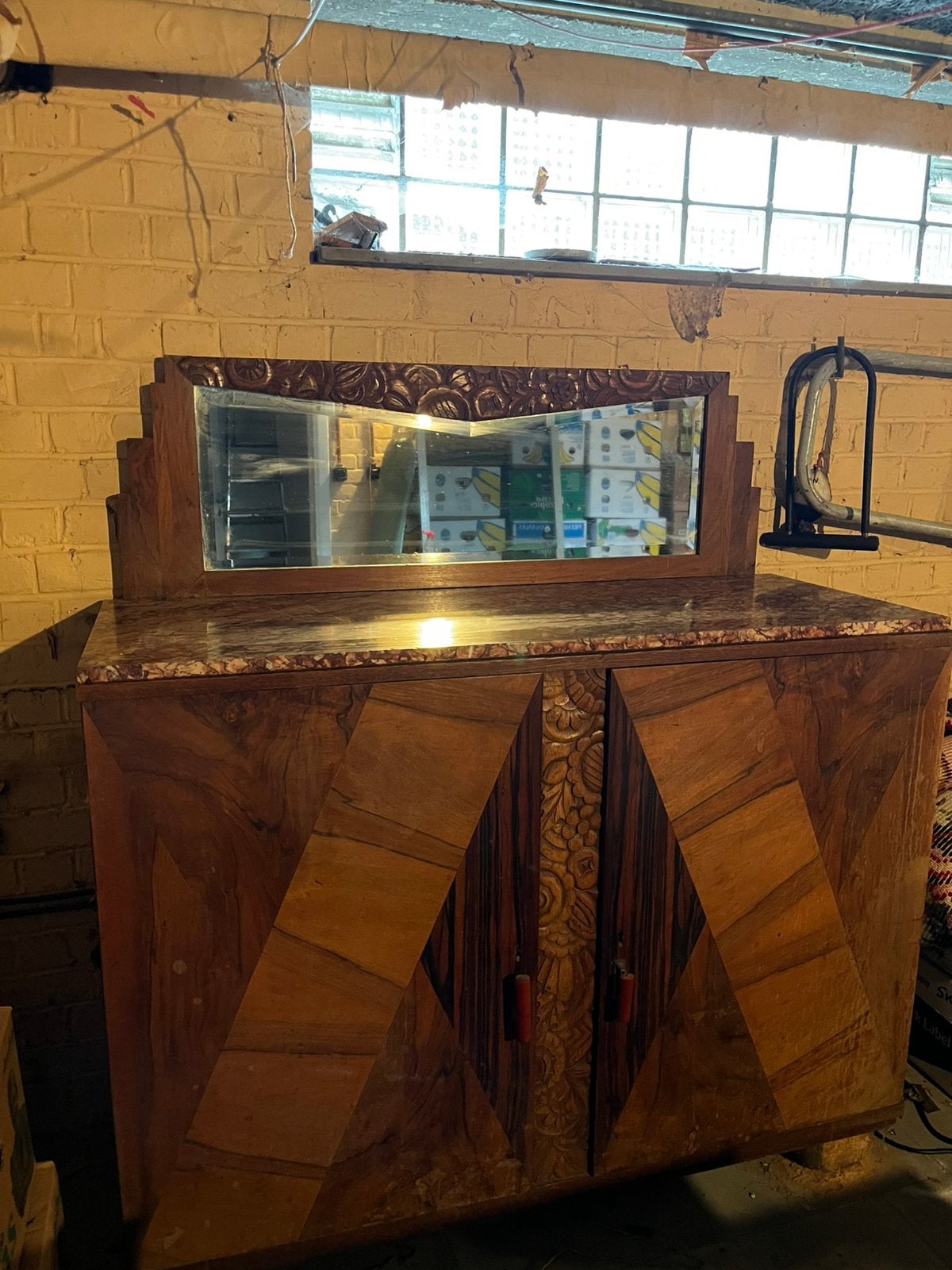 Art Deco kast, Ophalen