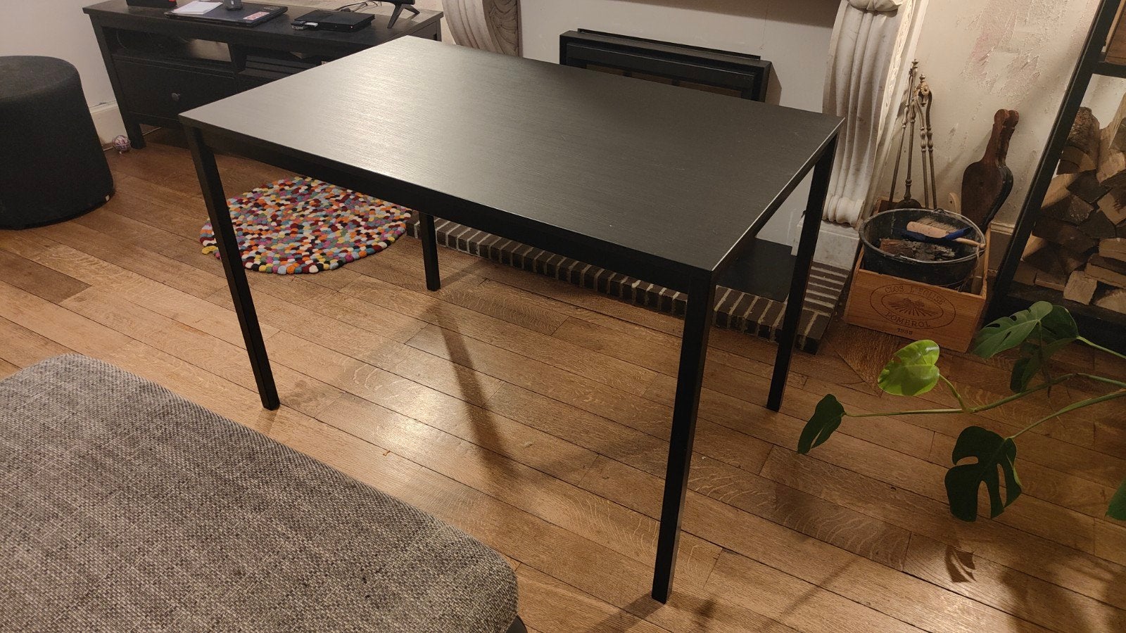 Table noire IKEA, Huis en Inrichting, Tafels | Eettafels, 100 tot 150 cm, 50 tot 100 cm, Zo goed als nieuw, Vier personen