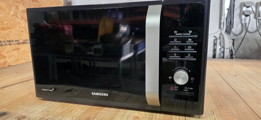 Four à micro-ondes Samsung MG23B3515AK/EN, Electroménager, Enlèvement, Utilisé, Autoportant, Micro-ondes