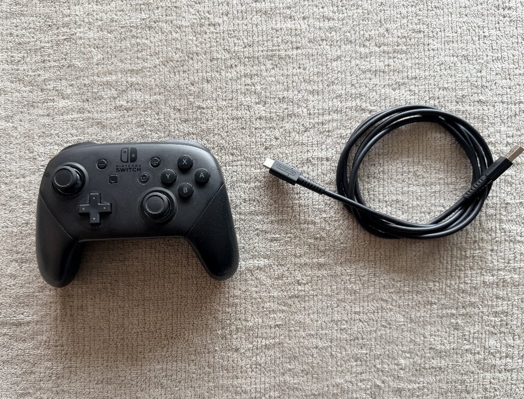 Nintendo Switch Pro Controller – officieel, geen drift, Games en Spelcomputers, Overige controllers, Ophalen of Verzenden, Zo goed als nieuw