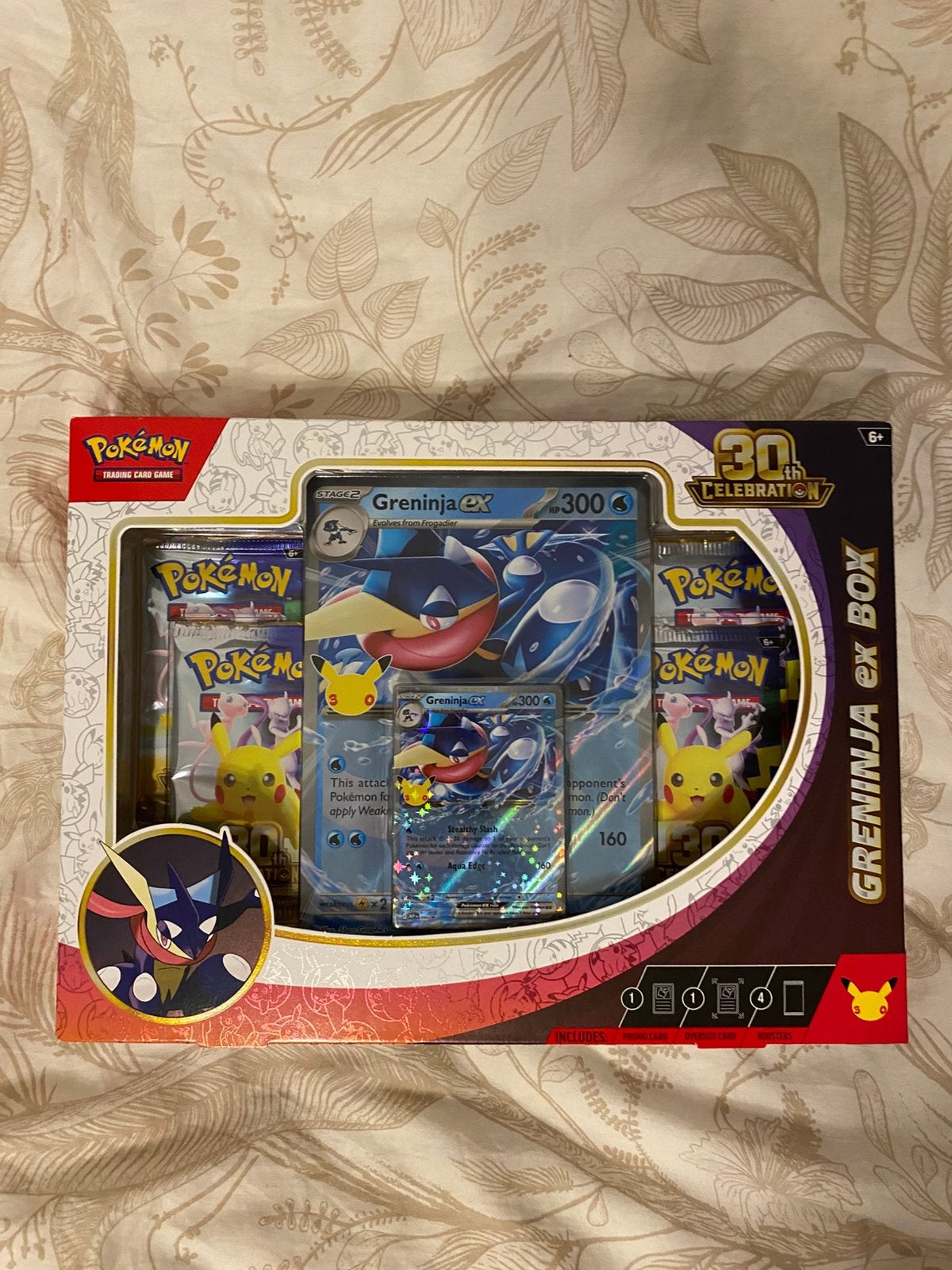 Boîte à greninja pour fêter les 30 ans de Pokémon, Enlèvement ou Envoi, Neuf, Booster box, Foil