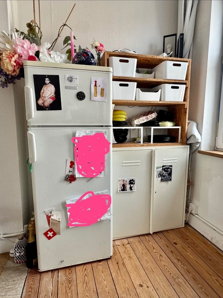 Ensemble  : Frigo  + étagère  + armoire + vaisselle, 120 à 140 cm, Avec compartiment congélateur, Enlèvement, Utilisé
