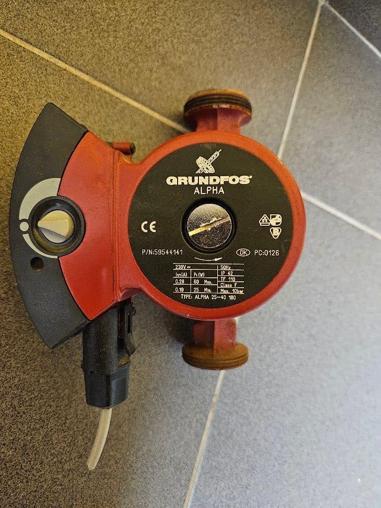 Grundfos ALPHA 25-40 180 circulatiepomp, Enlèvement, Utilisé, Autres types
