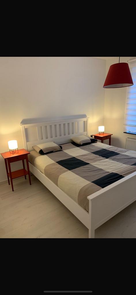 Lit double avec matelas neuf 180X200, Enlèvement, Comme neuf