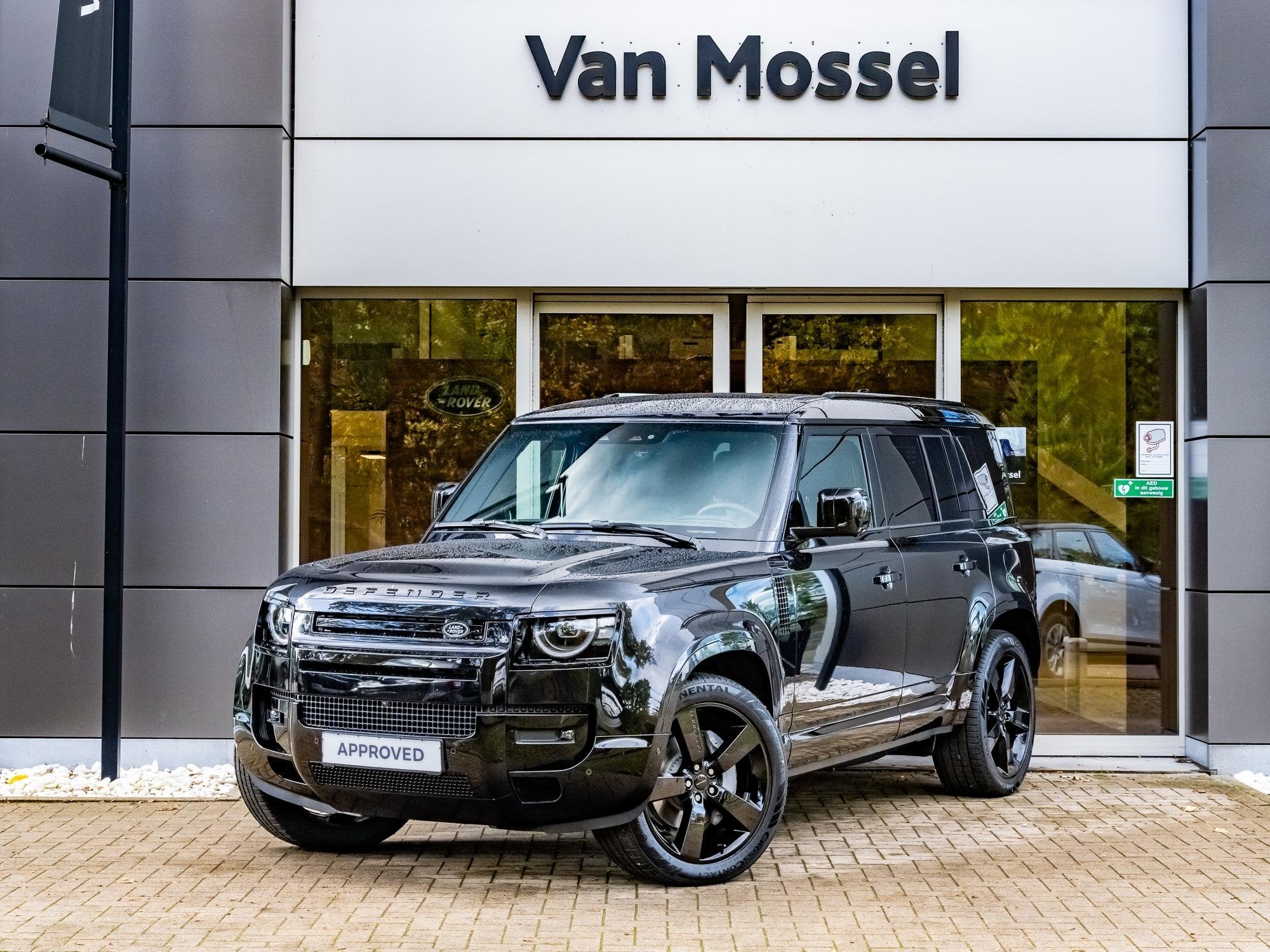 Land Rover Defender 110 P300e X-Dynamic HSE (automatique), Entreprise, Autres carburants, Noir, 5 portes