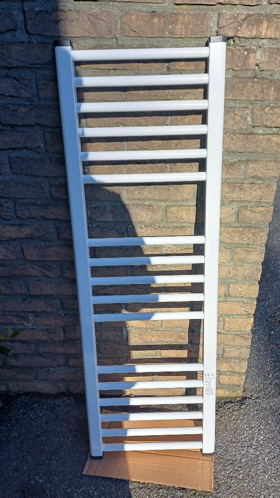Radiateur sèche-serviette, Bricolage & Construction, Chauffage & Radiateurs, Neuf, Moins de 60 cm, Enlèvement, 80 cm ou plus