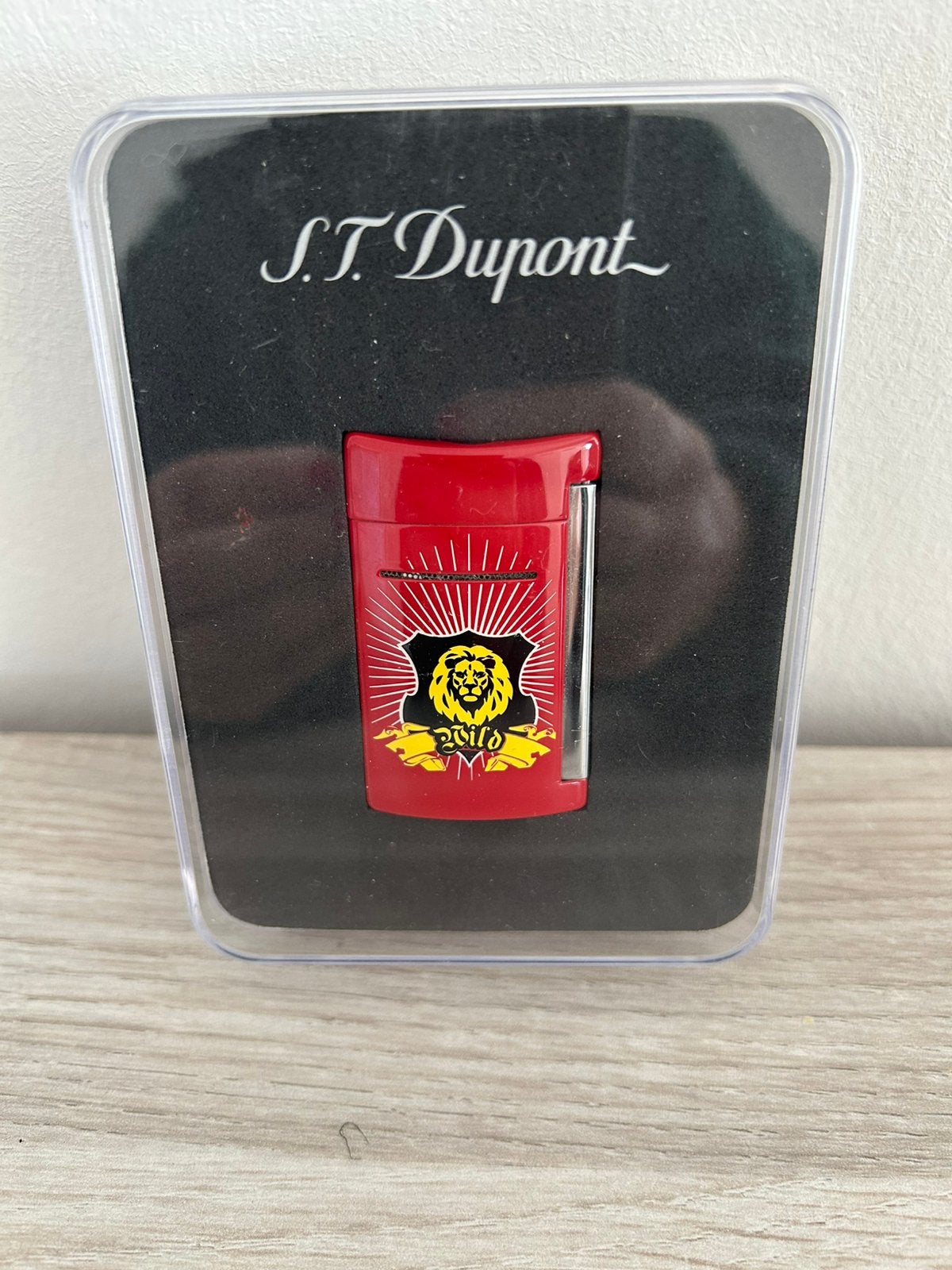 Briquets duponts  rouge et autre lion pour les deux 70, Enlèvement, Neuf, Briquet
