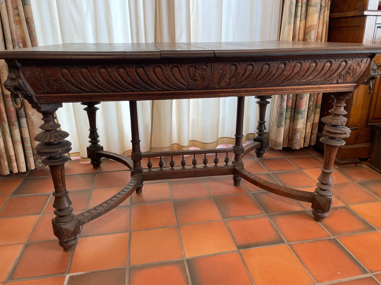 Table ancienne de Malines avec têtes de lion, Antiquités & Art, Enlèvement