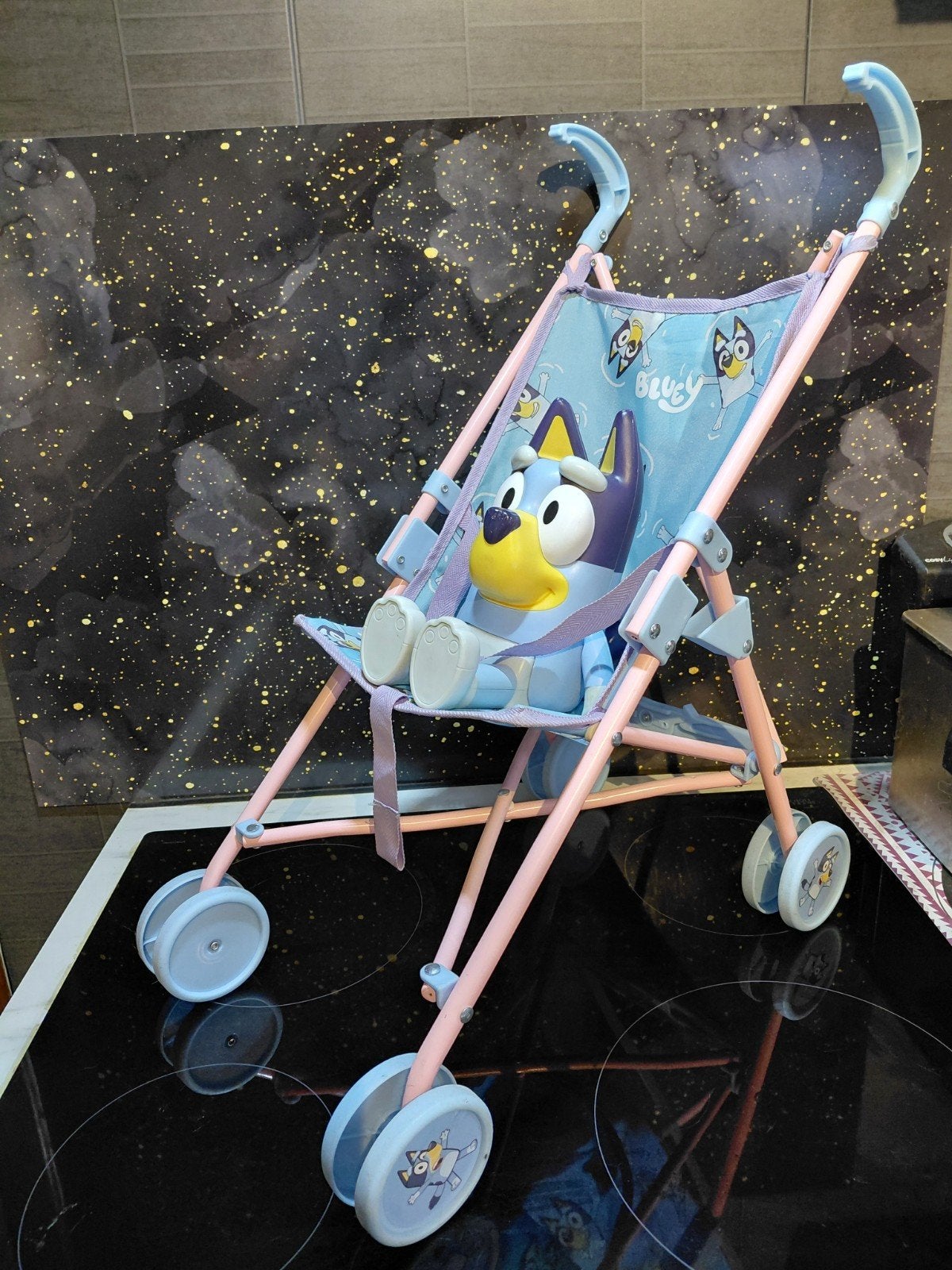 bluey buggy en pop, Ophalen