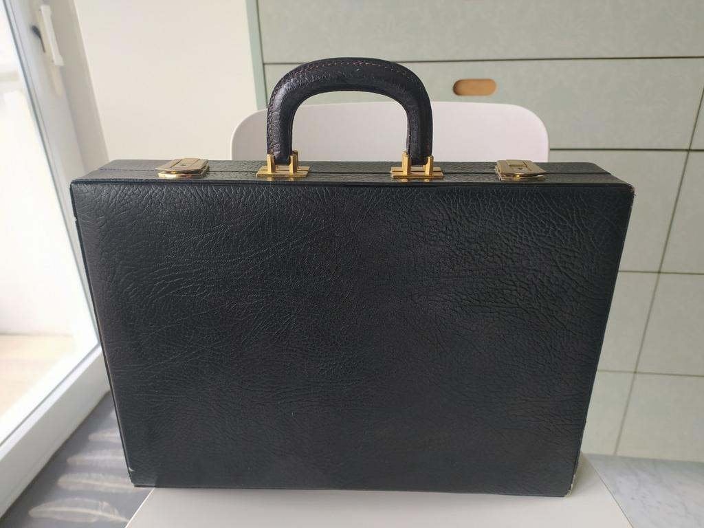 Aktetas, Handtassen en Accessoires, Tassen | Schooltassen, Gebruikt, Bruin, Aktetas of Boekentas, 40 tot 50 cm
