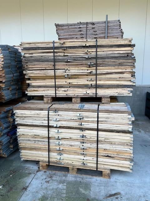 opzetrand pallet, Ophalen