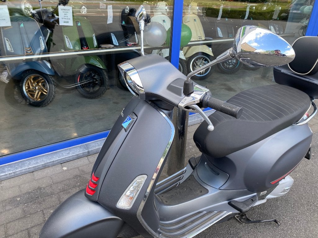 Vespa Sprint 125 Grigio Travolgente, Ophalen, 1 cilinder, 11 kW of minder