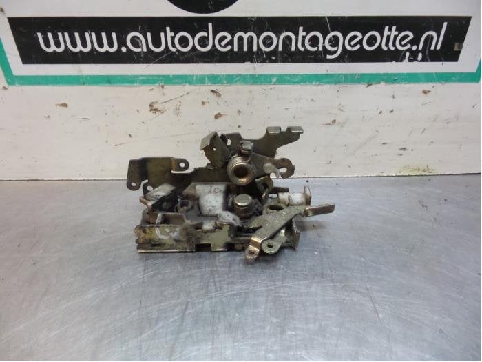 Deurslot Mechaniek 2Deurs links van een Volkswagen LT (LT 96, Auto-onderdelen, Gebruikt, -, Volkswagen, -