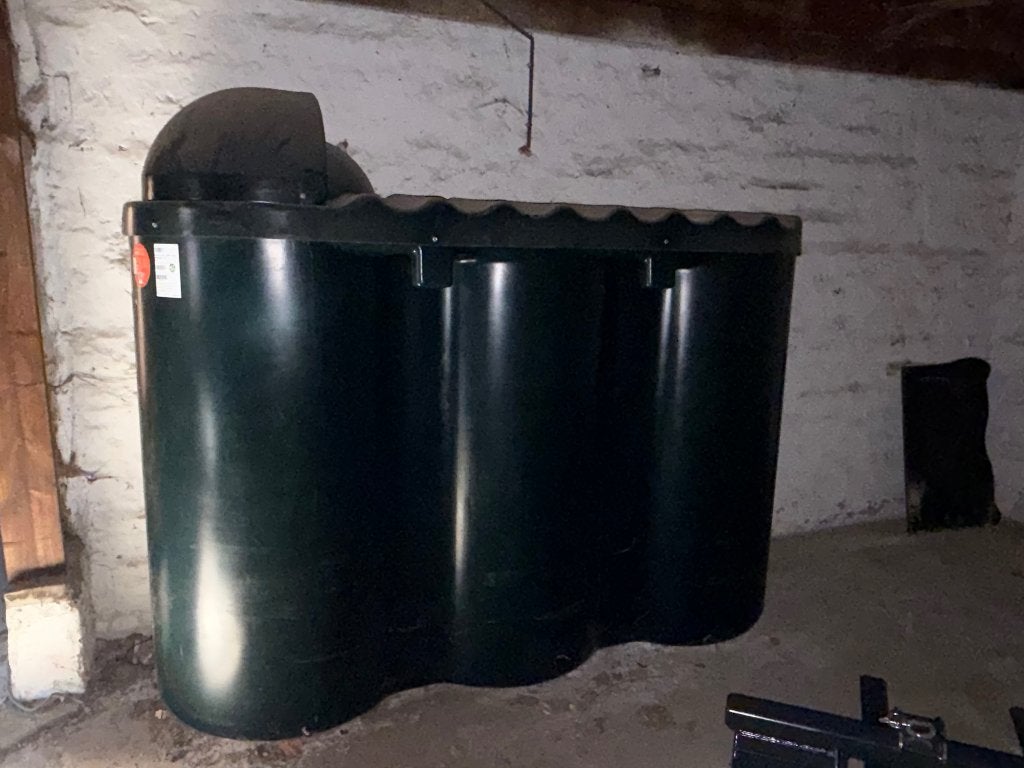 Dubbelwandige mazouttank Kingspan 2000L, Doe-het-zelf en Bouw, Ophalen, Zo goed als nieuw, Onderdeel