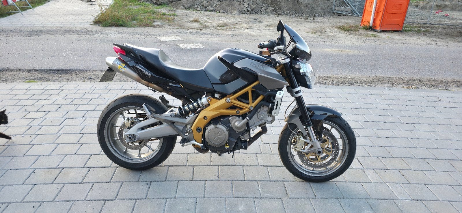 Aprilia Shiver 750 2008 26.000km V-twin  leovince, Motoren, 750 cc, 2 cilinders, Sportuitlaat, Motorrijbewijs A