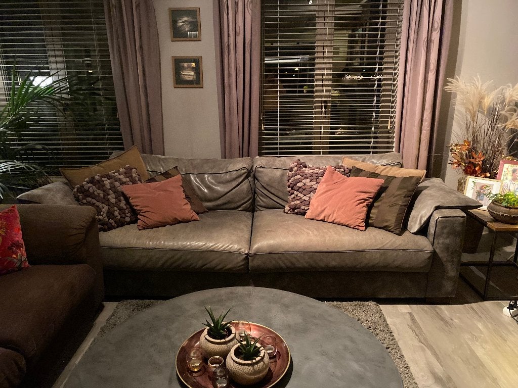 Leder zetel met 4 zitplaatsen, Maison & Meubles, Canapés | Salons, 75 à 100 cm, Past in elk interieur, Banc droit, Enlèvement