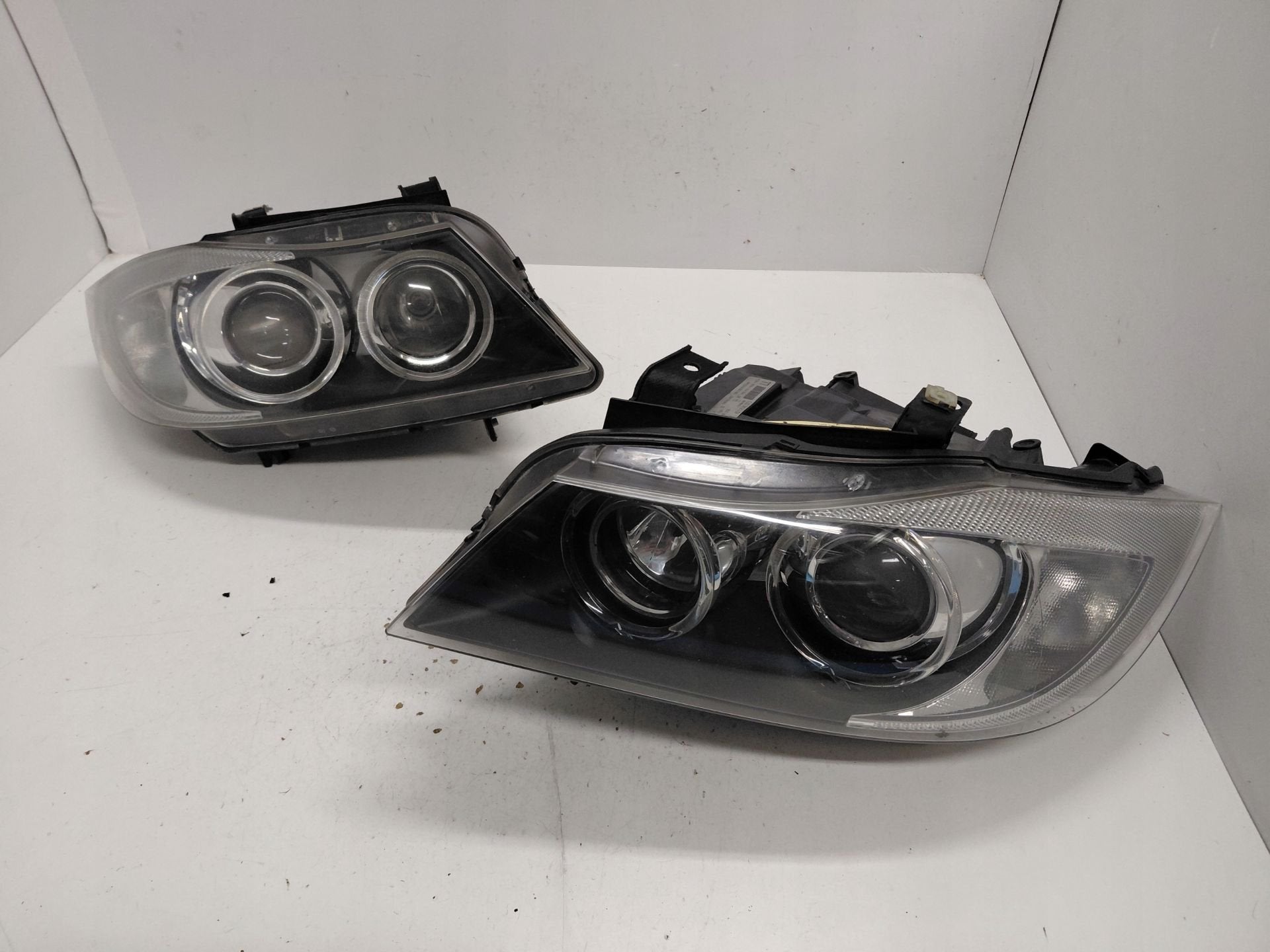 BMW E90 Koplamp Links 6942738, Petuelring 130
80788  Munich, DE, Gebruikt, Info@bmw.de, BMW