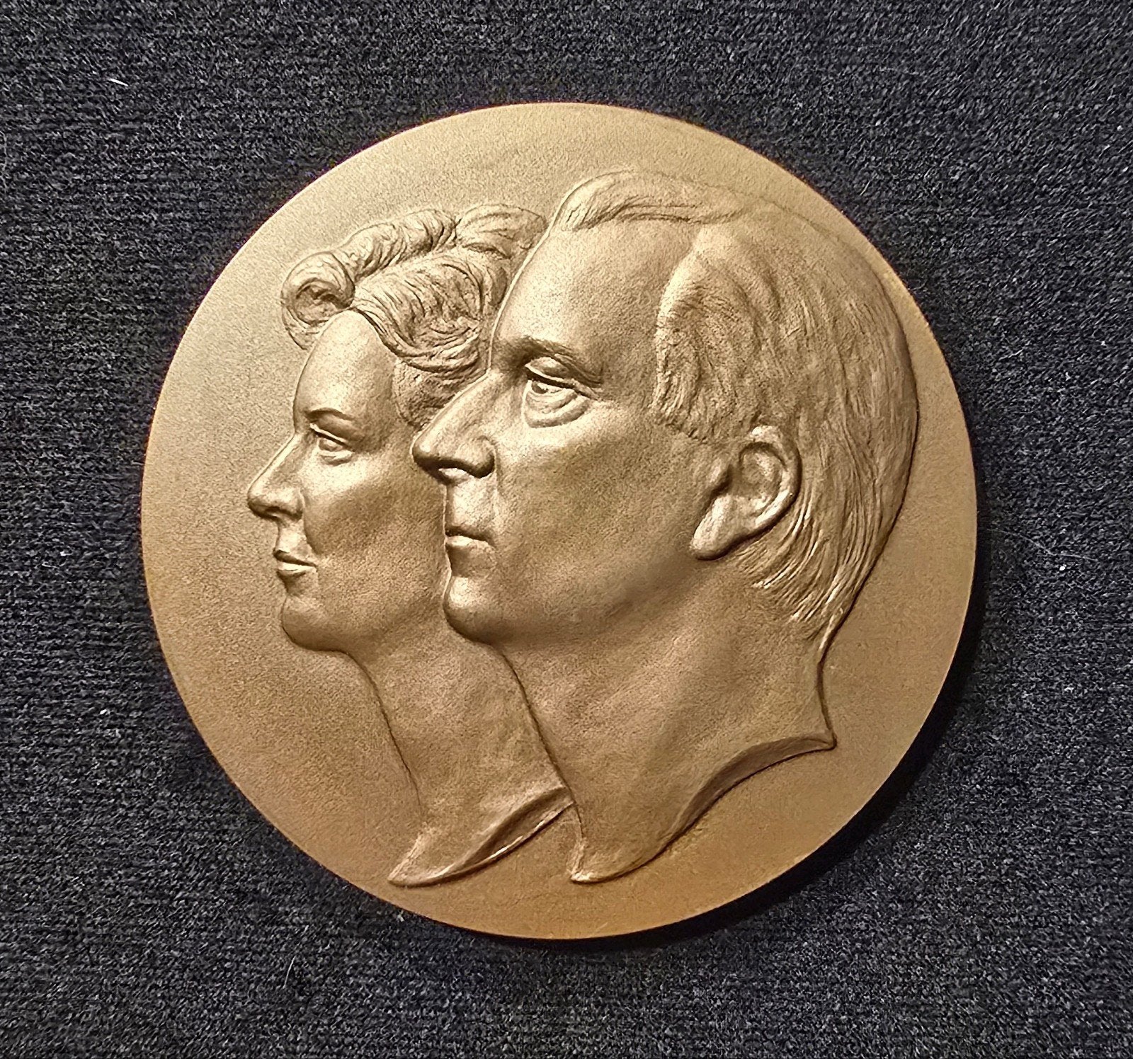 Officiële medaille Belgisch koppel koninklijk huwelijk Alber, Postzegels en Munten, Penningen en Medailles, Ophalen of Verzenden