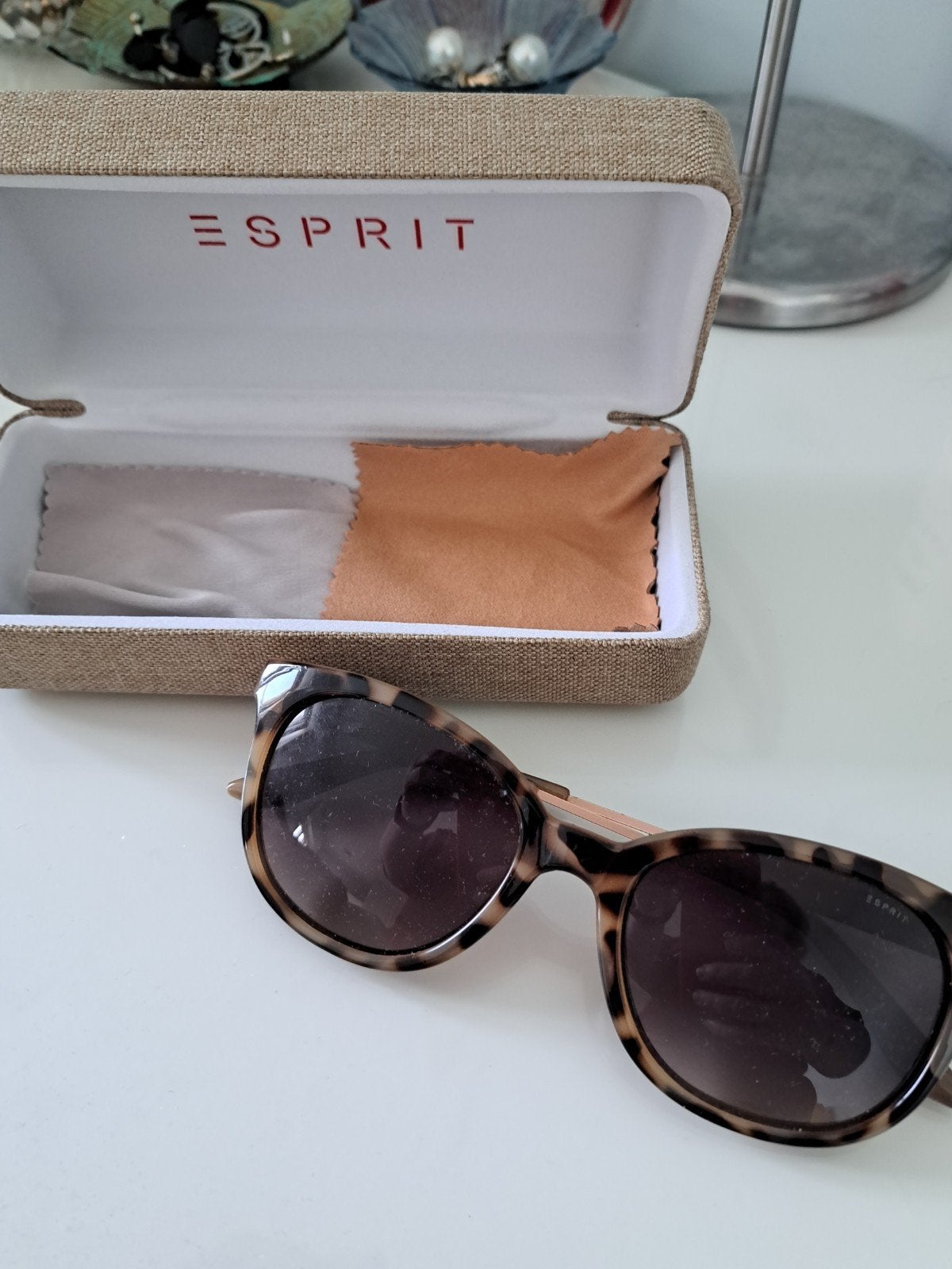 Zonnebril Esprit, Ophalen, Zonnebril