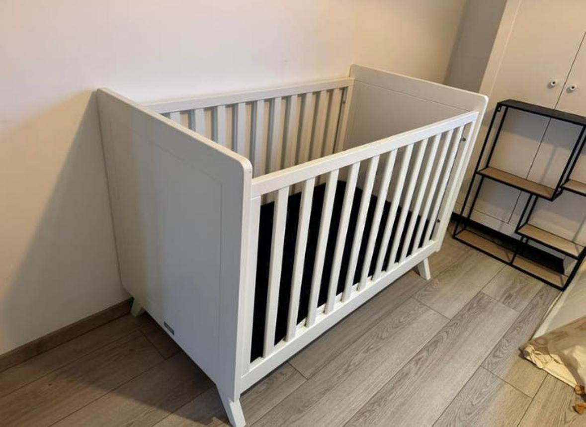 Babybed Bopita, Kinderen en Baby's, Kinderkamer | Complete kinderkamers, Ophalen, Zo goed als nieuw