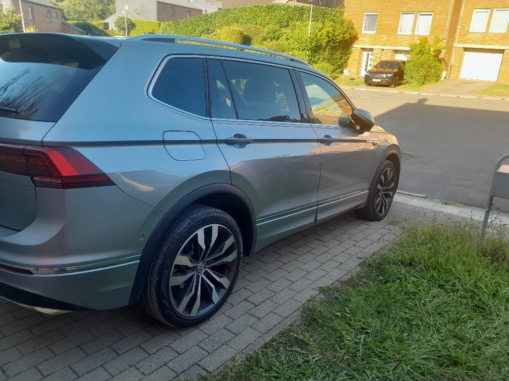 Tiguan R-line 2021 7 place, Autos, Volkswagen, Cuir, Argent ou Gris, Achat, Euro 6