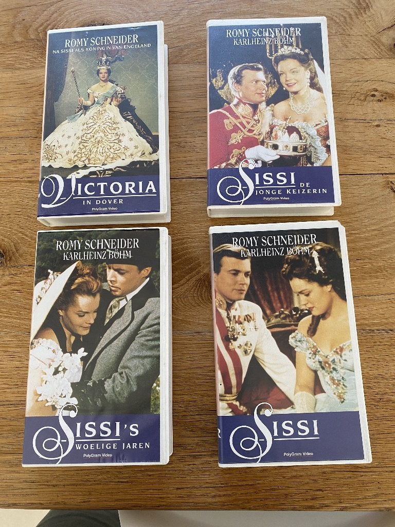 4 video cassettes Sissi GRATIS, CD & DVD, Enlèvement ou Envoi, Utilisé, Autres genres
