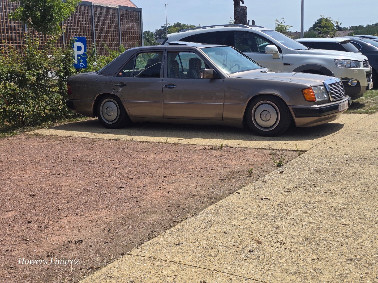 Voiture ancienne Mercedes W124 230E, Autos, Mercedes-Benz, Euro 2, Achat, Série 200, Beige
