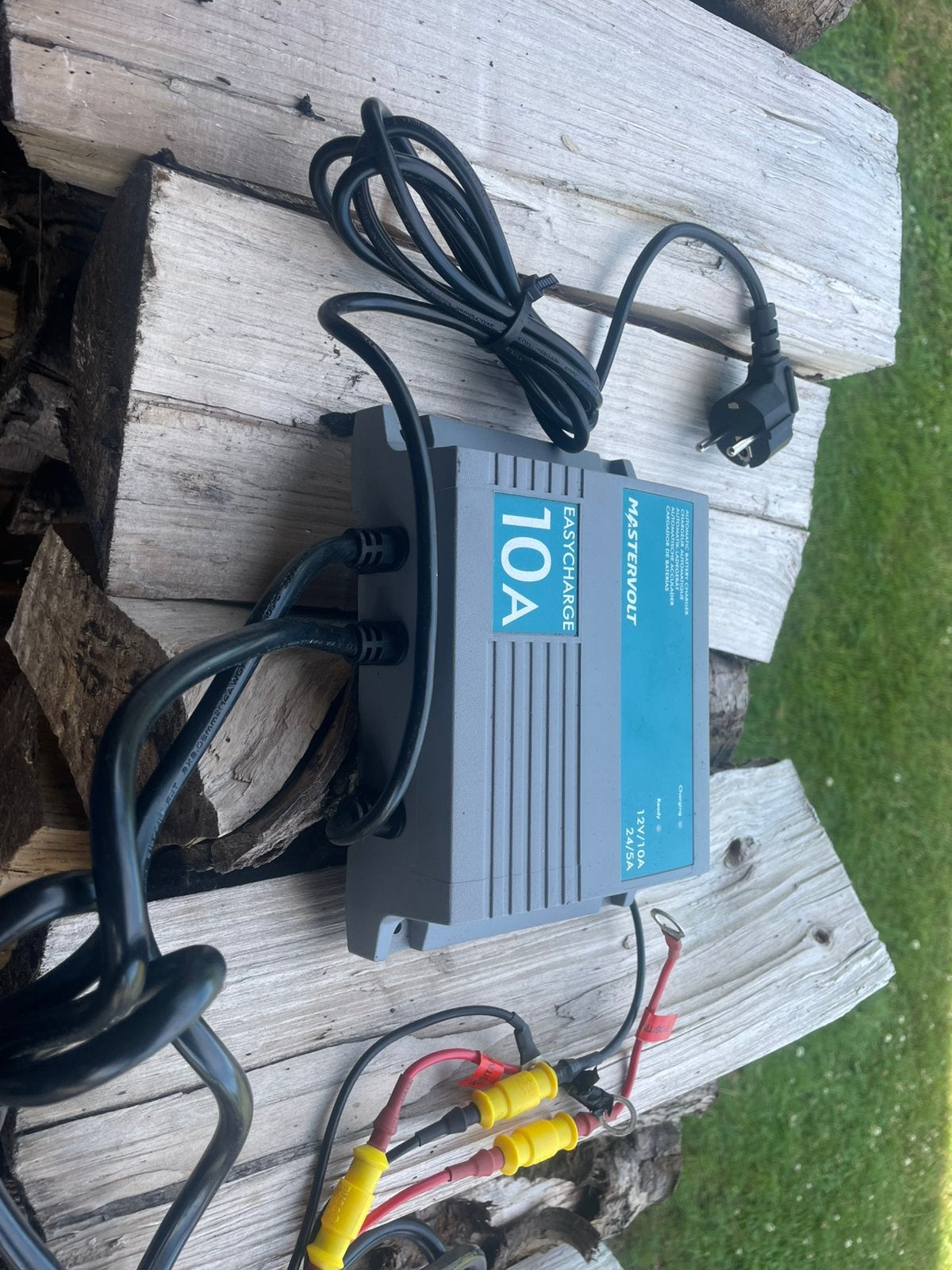 Mastervolt easycharge 10A, Ophalen of Verzenden, Zo goed als nieuw, Kabel of Apparatuur