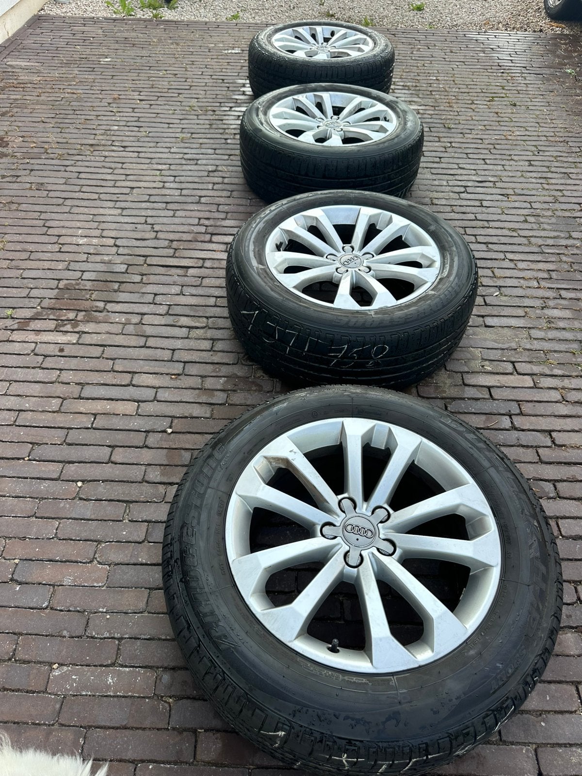 Originele Audi Q5 18” velgen + Bridgestone 235/60 R18”., Autos : Pièces & Accessoires, Pneus & Jantes, Pneus été, Enlèvement, Autre