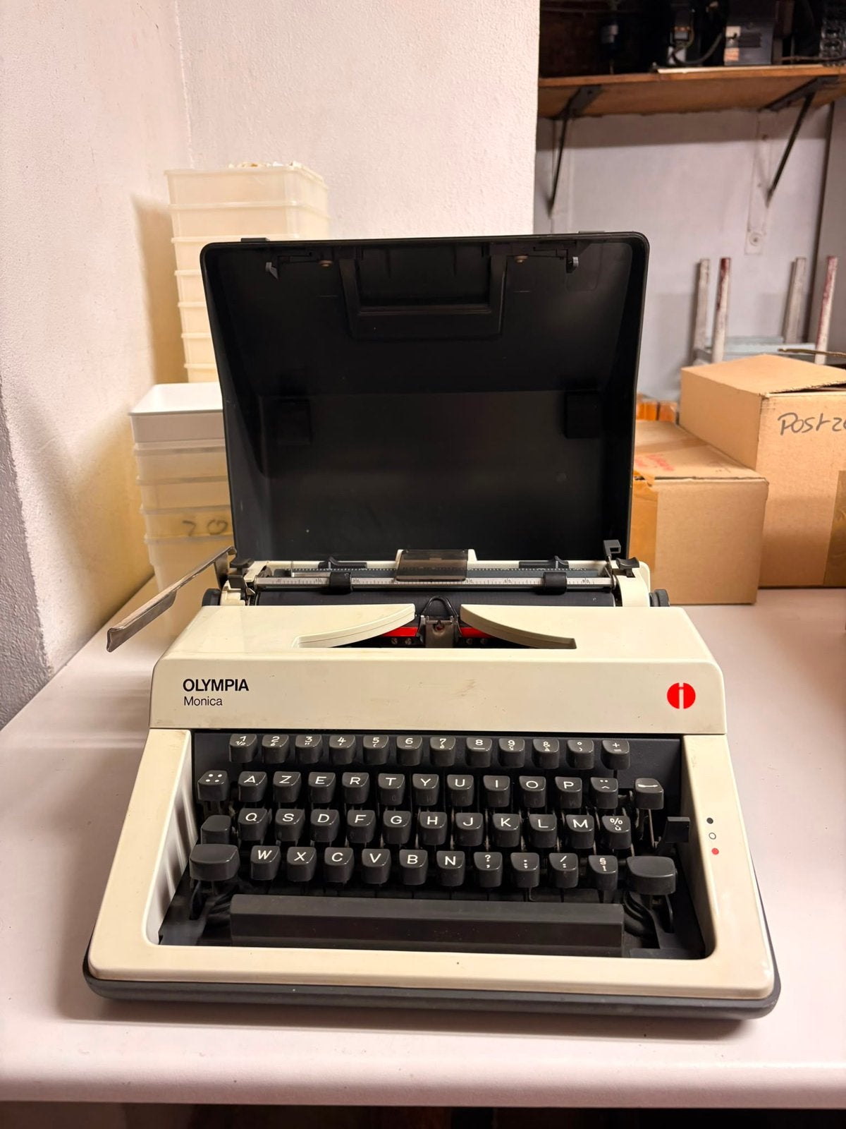 Typemachine Olympia Monica, Ophalen, Zo goed als nieuw