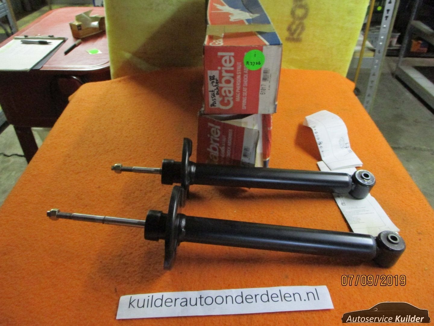 Nieuw set schokdempers achter VW Passat 32B 33B monroe, Auto-onderdelen, -, Volkswagen, -, Nieuw