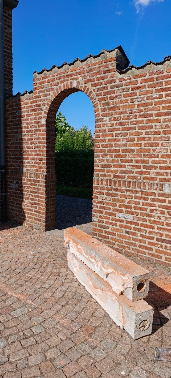 GRATIS 2x betonnen latei 140cm, Doe-het-zelf en Bouw, Metselstenen, Ophalen
