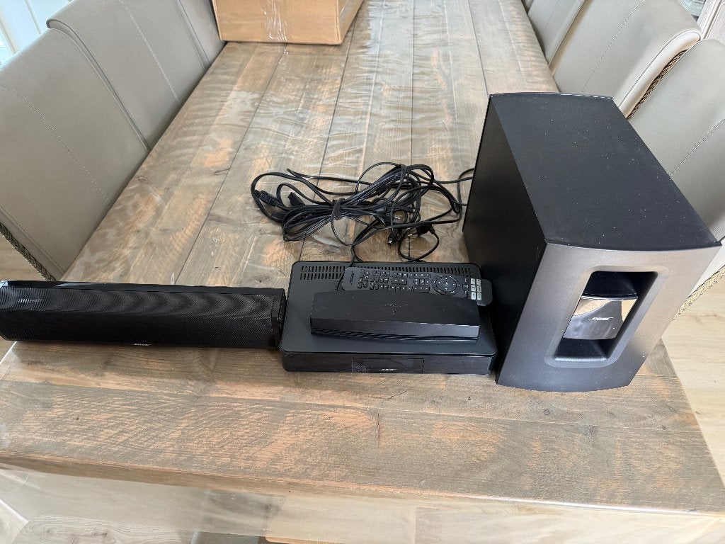 BOSE CINEMATE 120 SOUNDBAR en draadloze SUBWOOFER, Audio, Tv en Foto, Soundbars, Ophalen