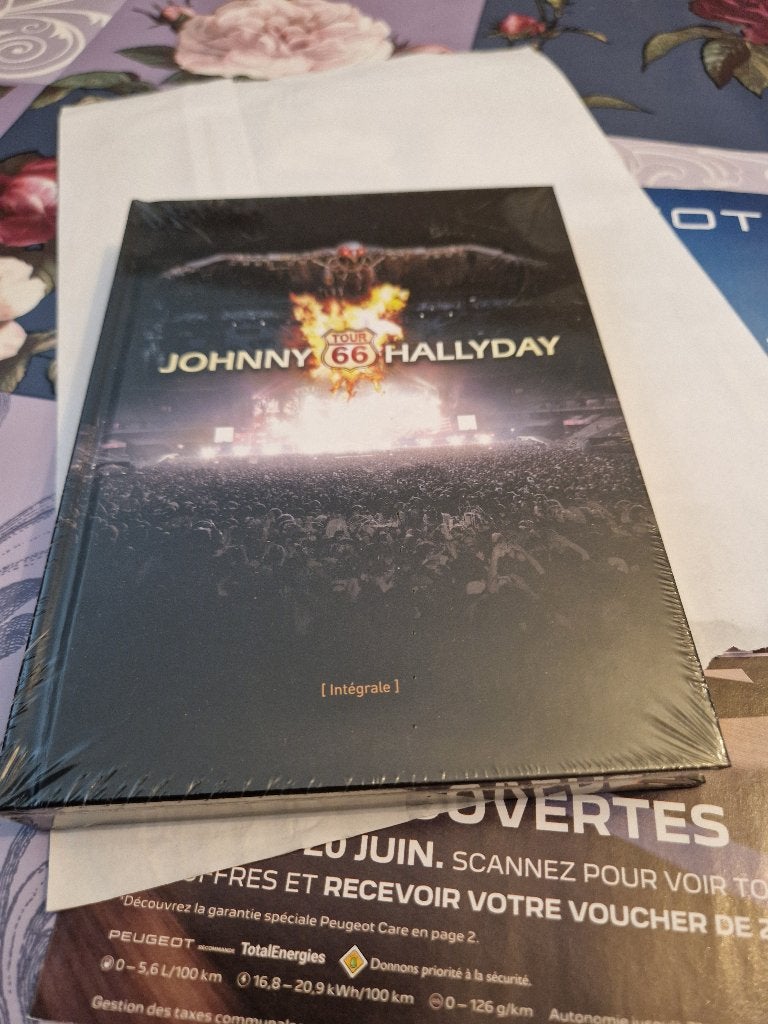 DVD JOHNNY HALLIDAY, Enlèvement ou Envoi, Coffret, Neuf, dans son emballage, Musique et Concerts