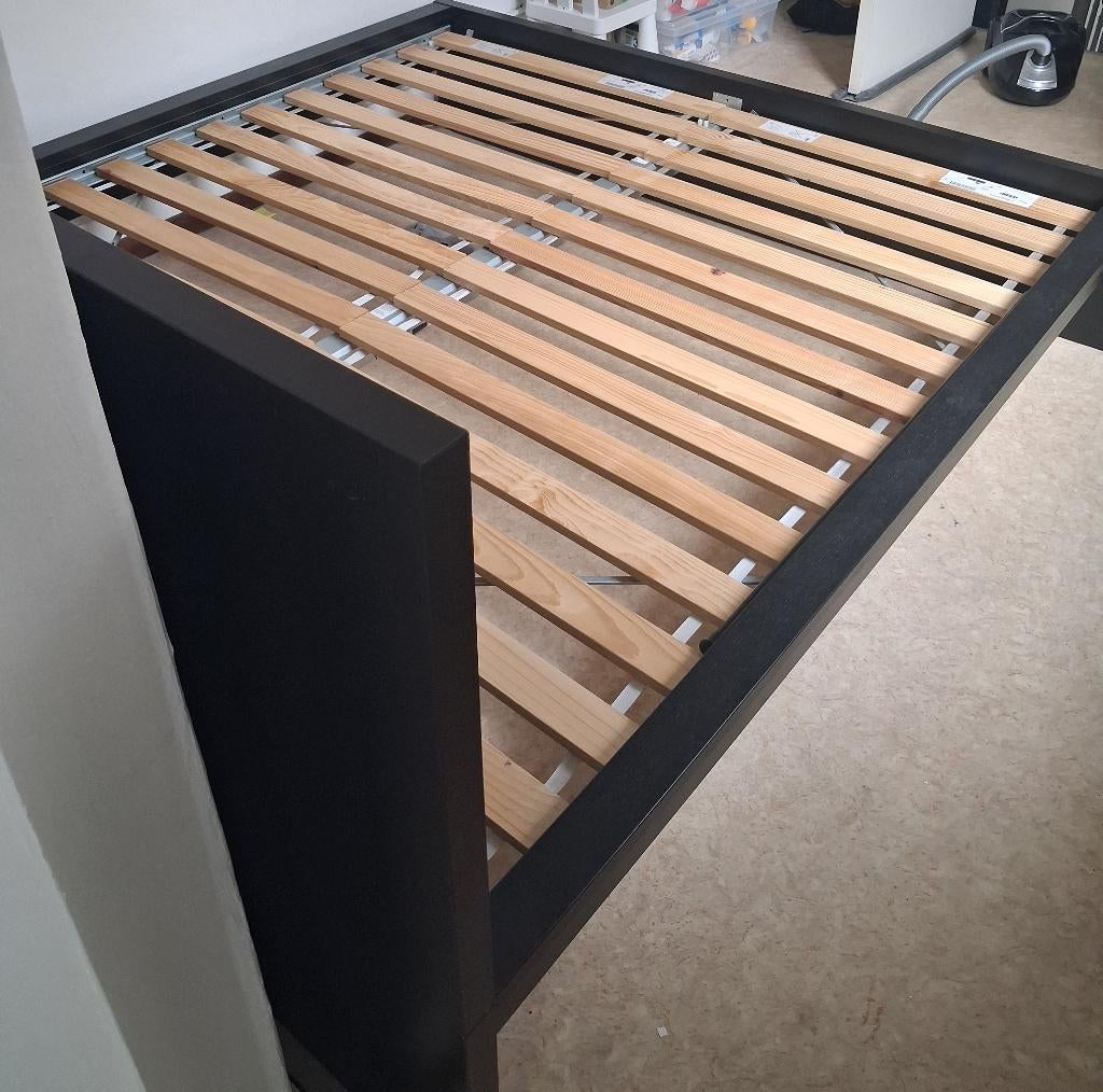Lit king size et 2 tables de nuit, Ophalen, Gebruikt, Zwart, Tweepersoons