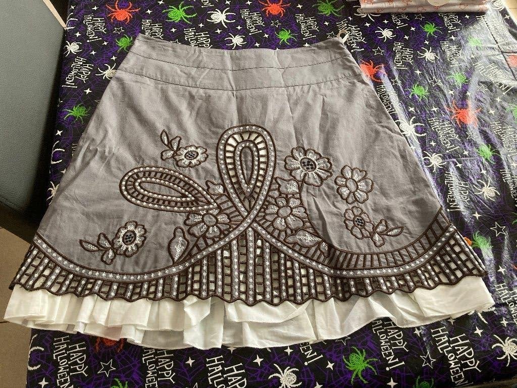 Leuke grijs gekleurde rok - maat 36, Kleding | Dames, Ophalen of Verzenden, Zo goed als nieuw, Maat 36 (S), Grijs